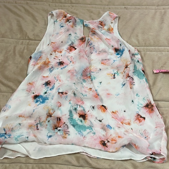 Floral sleeveless blouse - Picture 6 of 6